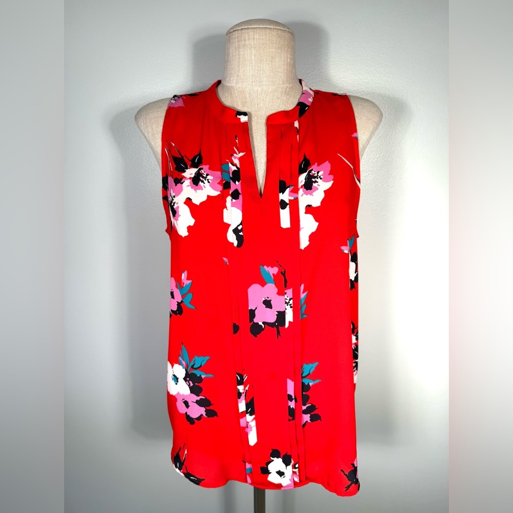 41 Hawthorn Breyson Pleated Red Tropical Floral Sleeveless V-Neck Blouse - Picture 4 of 10